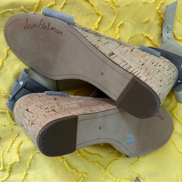 Sandals - Picture 7 of 7